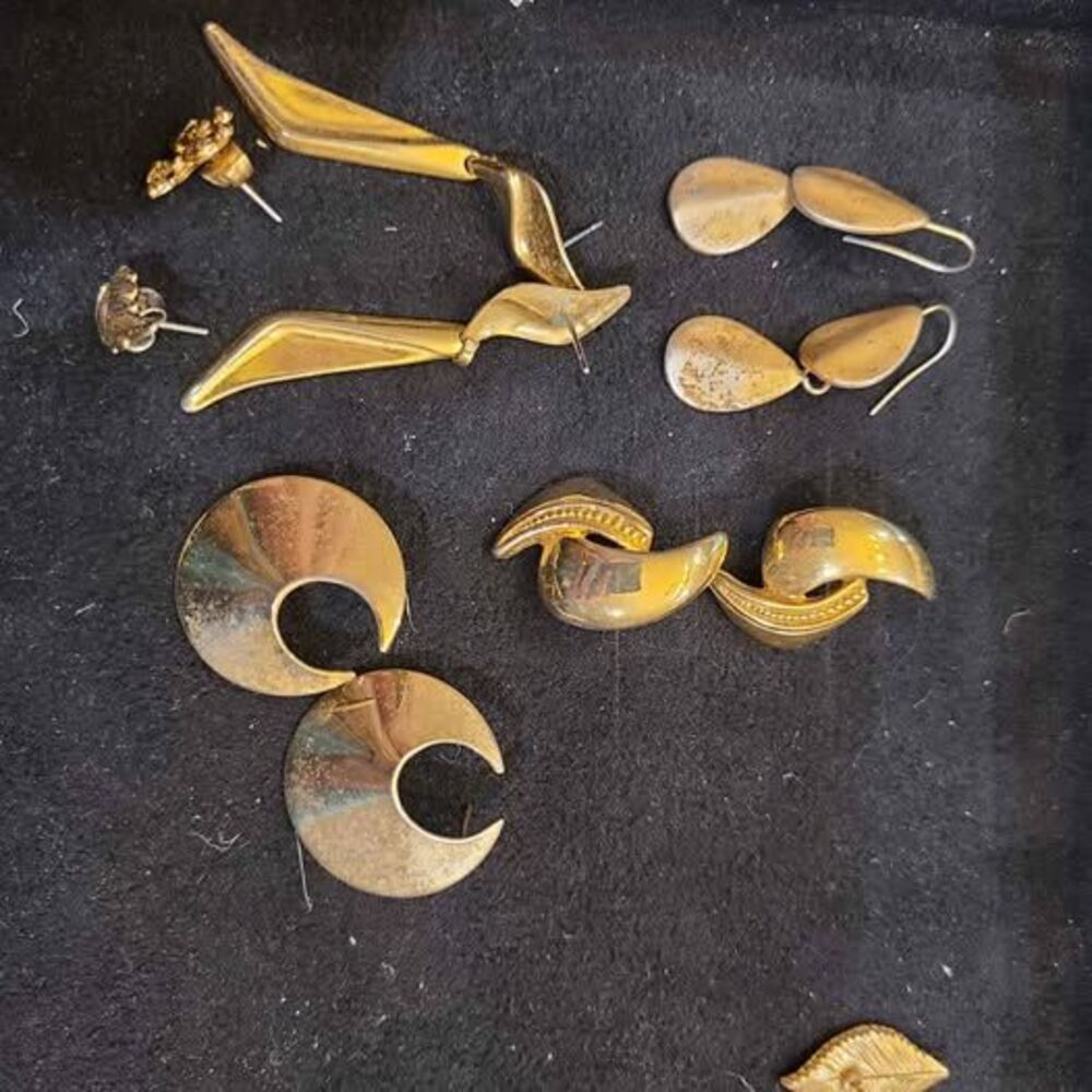 Lot of Goldtone Earrings 5 Pairs